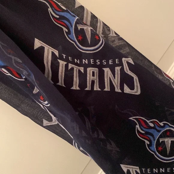 TN Titans • Infinity Scarf • Football • Navy Blue Ladies Scarf - Picture 6 of 9